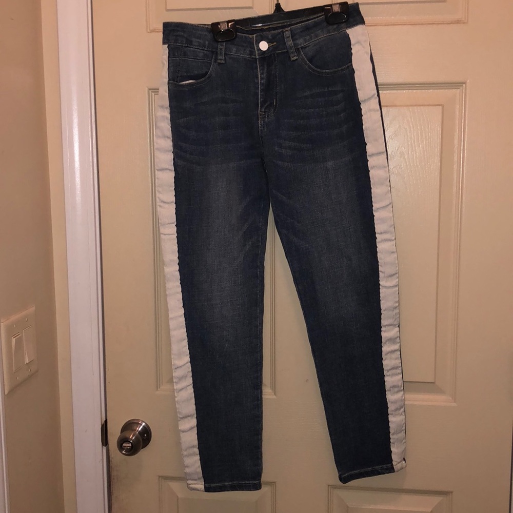 Davi and Davi size small pants